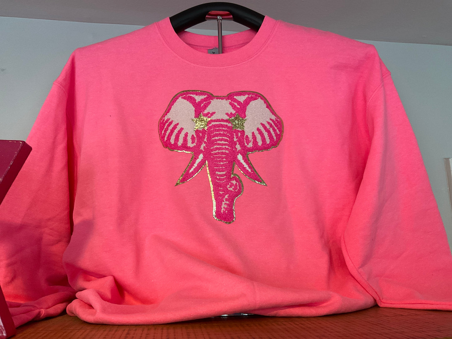 D's Designs pink elephant chenille sweatshirt XL