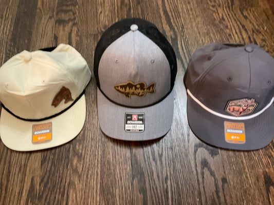 Men’s hat with deer or fish
