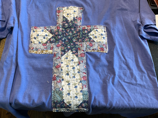 D's Designs quilted cross TSHIRT