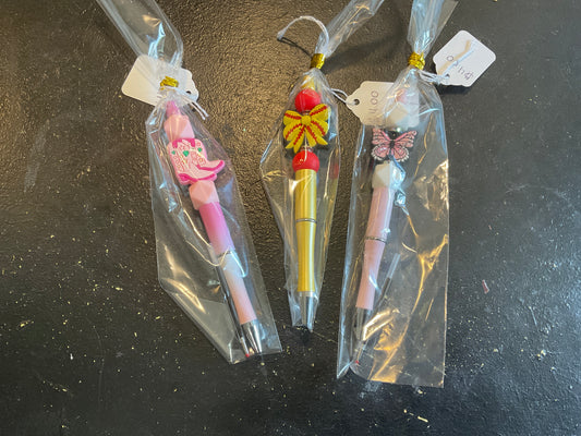 Ashlyn’s Decorated Pens